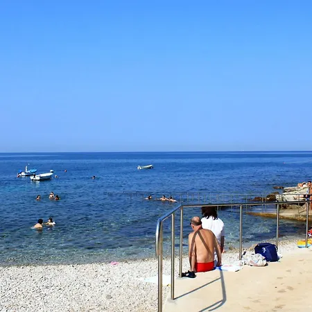 Διαμέρισμα With Parking Space Basanija, Umag - 27188